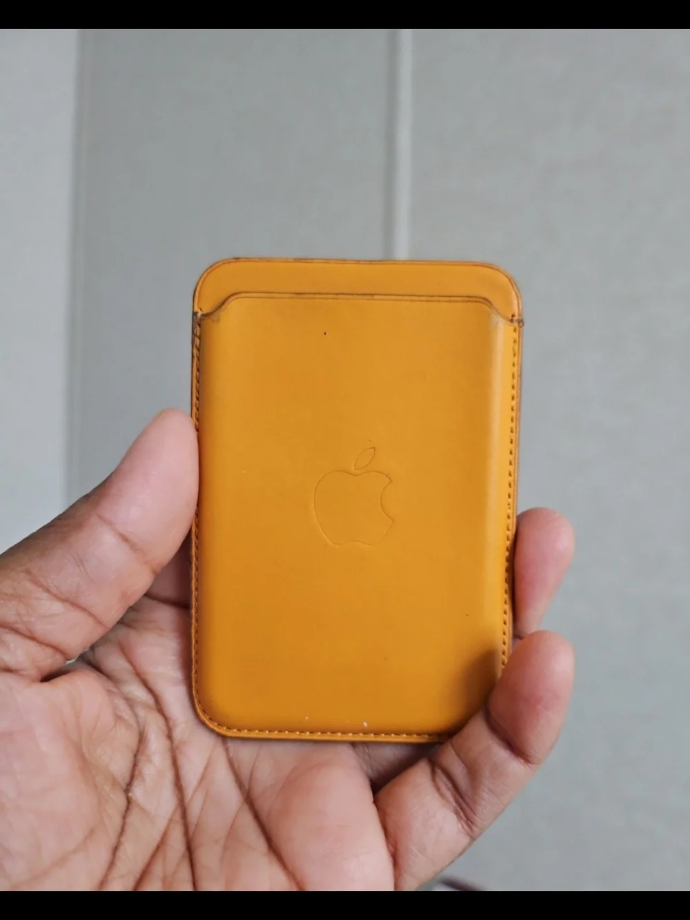 Apple Leather Wallet MagSafe in Saddle Brown (Magnetic Wallet Works W/ MAG IPH)